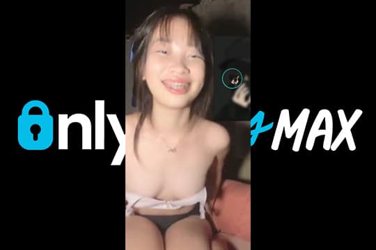 คลิปหลุดคอลเสียว XXX หลุดกลุ่มลับ นักศึกษาสาวรับงานคอลเสียวหาเงินส่งตัวเองเรียน นั่งคุยจนลูกค้าเริ่มเงี่ยน ก่อนถอดโชว์ทีละชิ้น แล้วเอานิ้วเขี่ยหียั่วเย็ดจนสำเร็จความใคร่